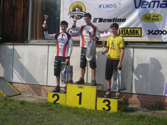 Víťazi kat. Junior: 1.m.Tomáš Kalus, 2.m.Martin Behro, 3.m.Vojtěch Křiva