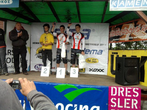 Víťazi kat. Junior: 1.m. Tomáš Kalus, 2.m. Vojtěch Křiva, 3.m. Martin Behro