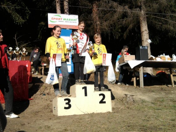 Víťazky kat. Femina: 1.m. E.Hlavatá, 2.m. M.Křivová, 3.m. K.Staníková